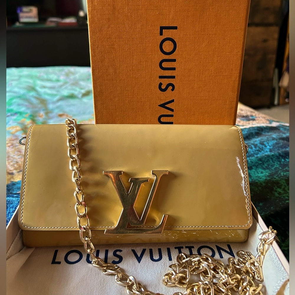 Yellow LV
